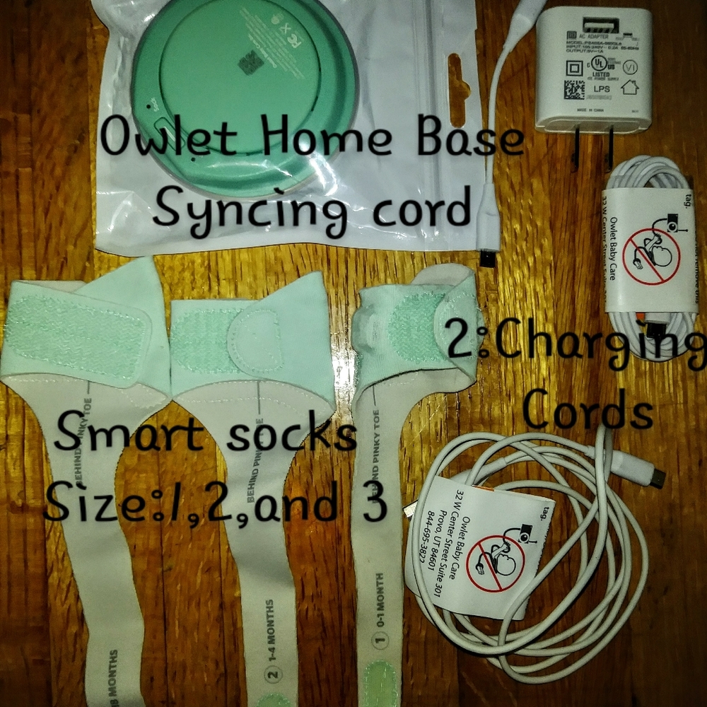 Owlet home base, 3 smart socks, 2cords 1 sync cord